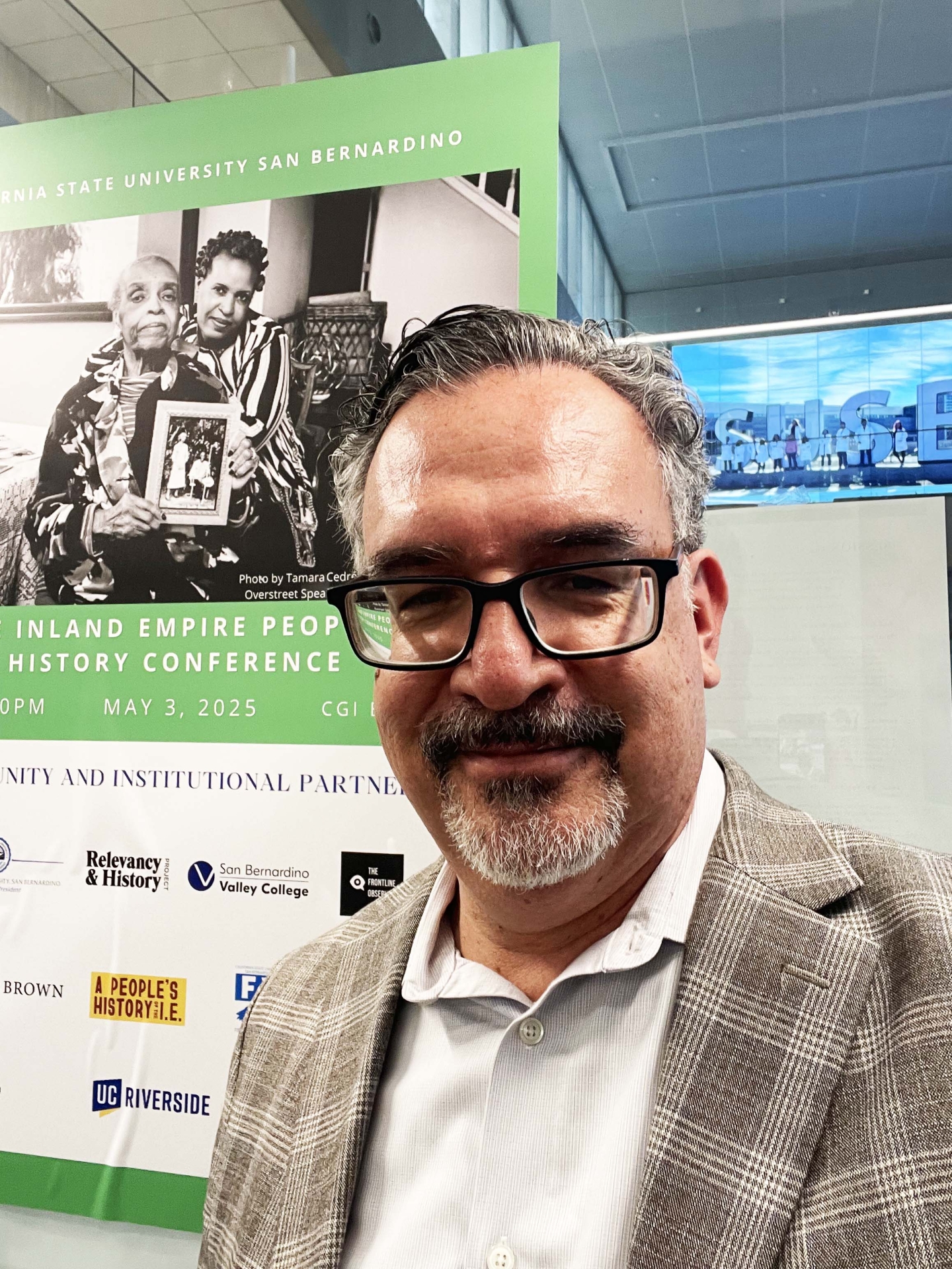 José A. Muñoz, assistant dean of Student Success, College of Social and Behavioral Sciences, and Marc Robinson   collaborated with off-campus partners in order to hold IE People’s History Conference. 